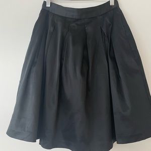 ❌ SOLD LE CHATEAU Black A-Line Layered Skirt